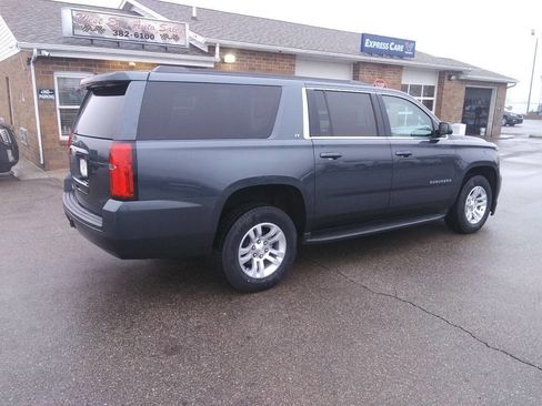 Used 2020 Chevrolet Suburban LT image 4