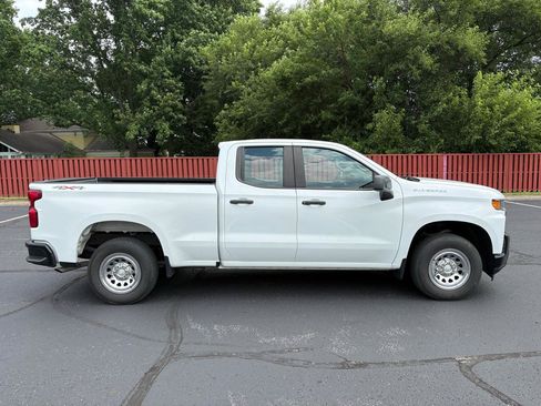 Used 2021 Chevrolet Silverado 1500 W/T AWD/4WD image 6