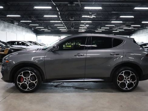 Used 2024 Alfa Romeo Tonale Ti image 2