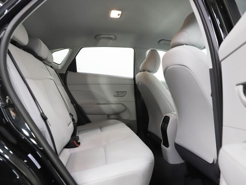 Used 2025 Hyundai Kona SEL image 12