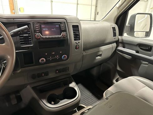 Used 2018 Nissan NV 2500 SV w/ Rear Door Glass Package image 26