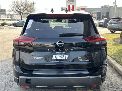 Certified 2025 Nissan Rogue SL w/ Tech Package image 16