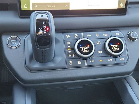 Used 2025 Land Rover Defender 110 S image 17