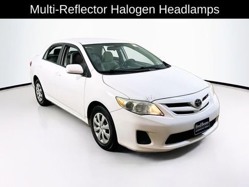 Used 2011 Toyota Corolla LE FWD image 1