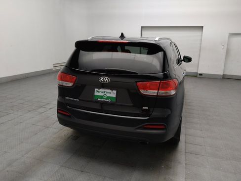 Used 2018 Kia Sorento FWD image 7