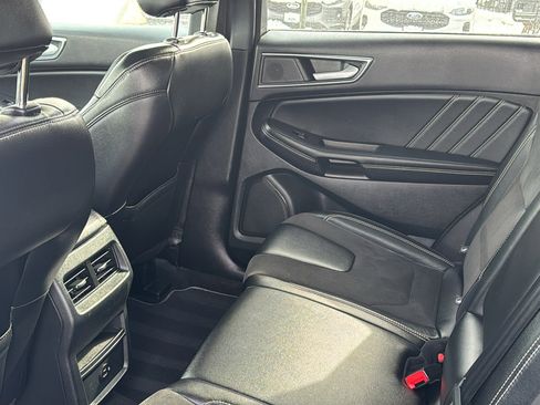 Certified 2022 Ford Edge ST image 18