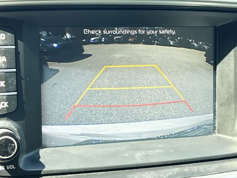 Used 2020 Kia Sorento LX FWD image 20