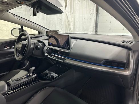 Used 2025 Toyota Prius XLE image 62