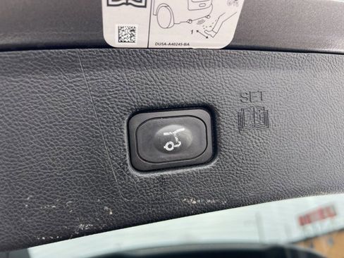 Certified 2018 Ford Edge SEL w/ Equipment Group 201A image 24