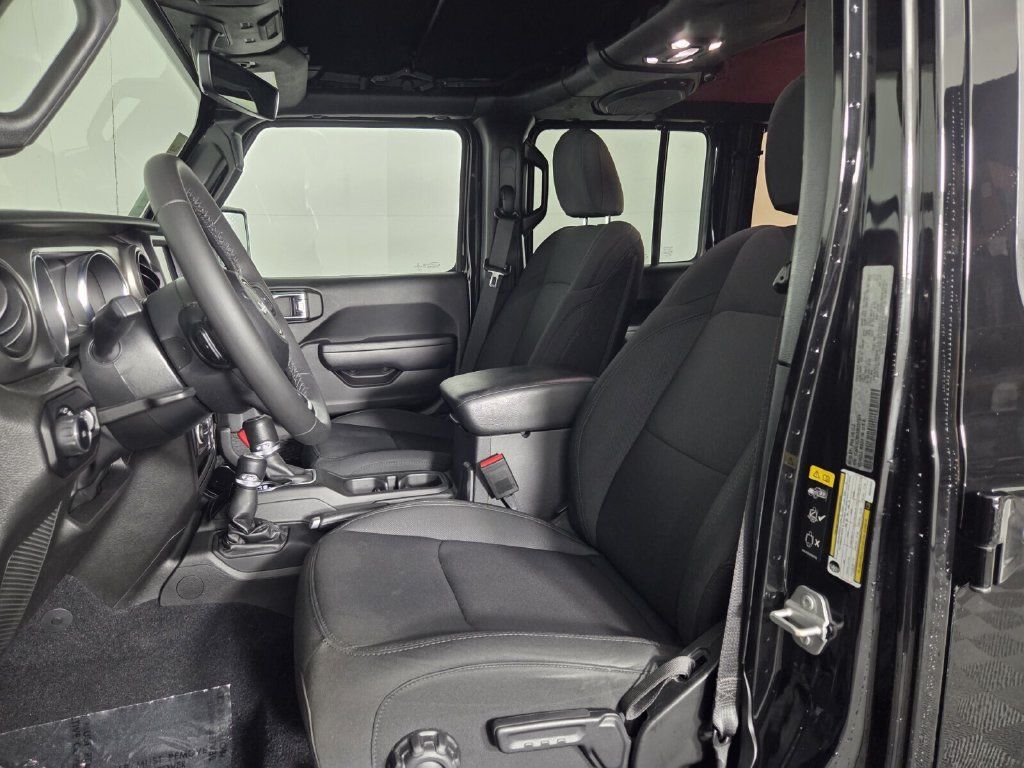 Used 2022 Jeep Wrangler Unlimited Sport AWD/4WD image 31