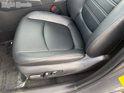 Used 2025 Toyota RAV4 XLE Premium image 13