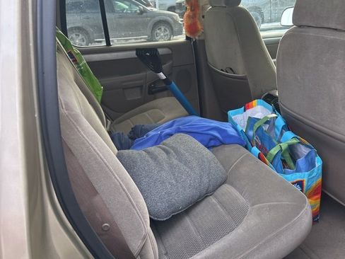 Used 2003 Ford Explorer XLT image 18