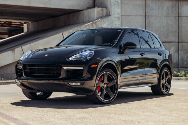 Used 2016 Porsche Cayenne Turbo AWD/4WD image 32