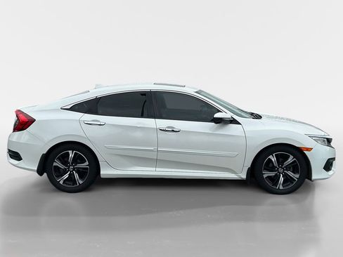 Used 2018 Honda Civic Touring image 6