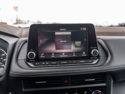 Used 2023 Nissan Rogue S image 30