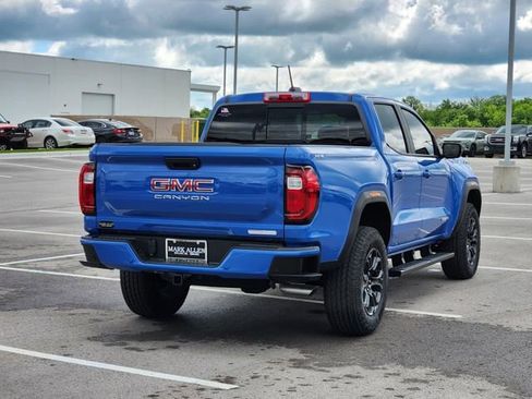 New 2025 GMC Canyon Elevation w/ Convenience Package image 4