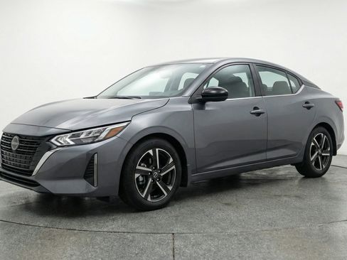 Used 2025 Nissan Sentra SV FWD image 3