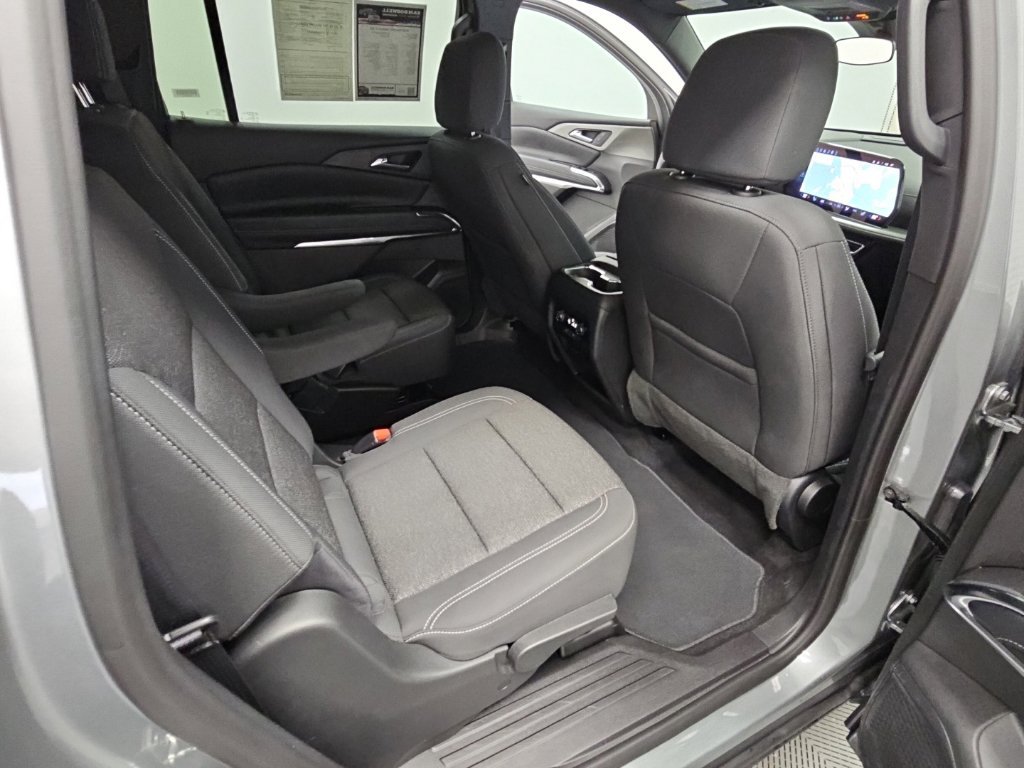 Certified 2026 Chevrolet Traverse LT FWD image 36