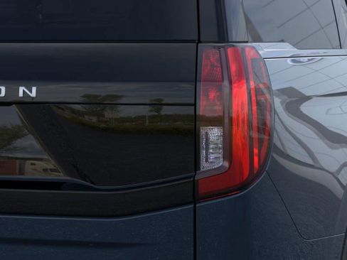 New 2025 Ford Expedition Active image 23