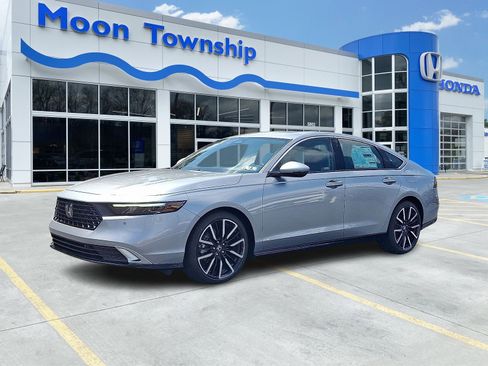 New 2025 Honda Accord Touring image 2