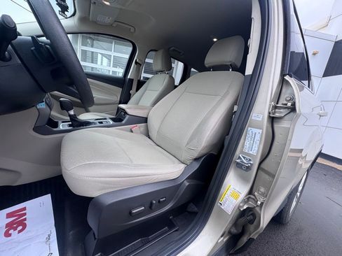 Used 2017 Ford Escape SE w/ Equipment Group 201A image 12