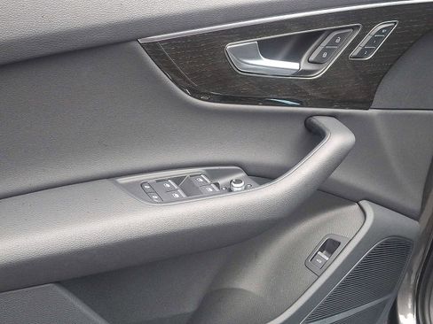 Used 2025 Audi Q7 2.0T Premium w/ Convenience Plus Package image 10