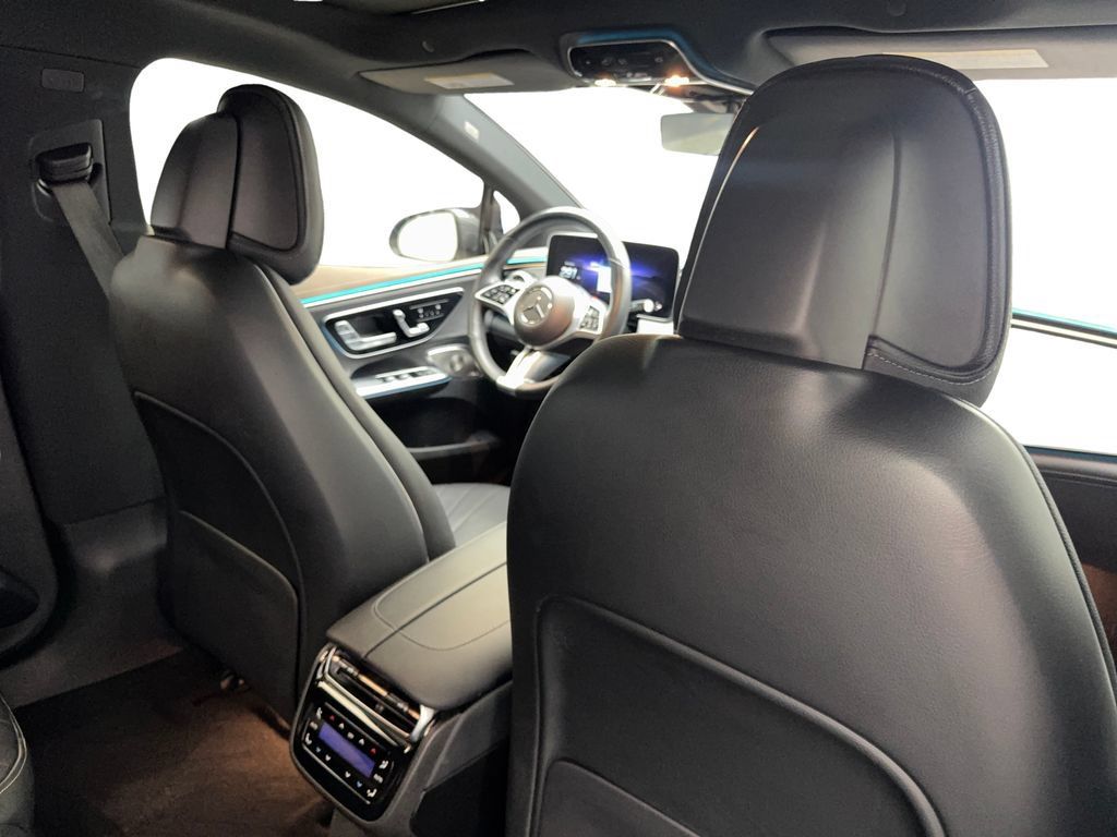 Used 2023 Mercedes-Benz EQE 500 4MATIC Sedan image 41