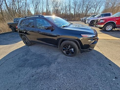 Used 2016 Jeep Cherokee Latitude image 10