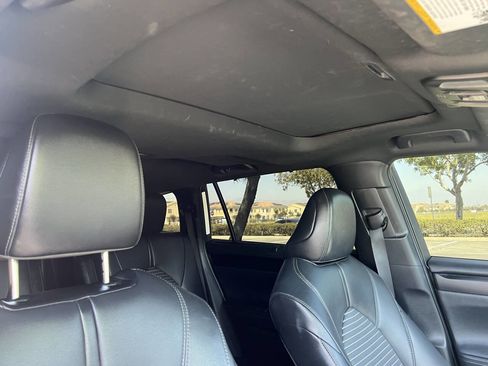 Used 2021 Toyota Highlander XSE FWD image 29
