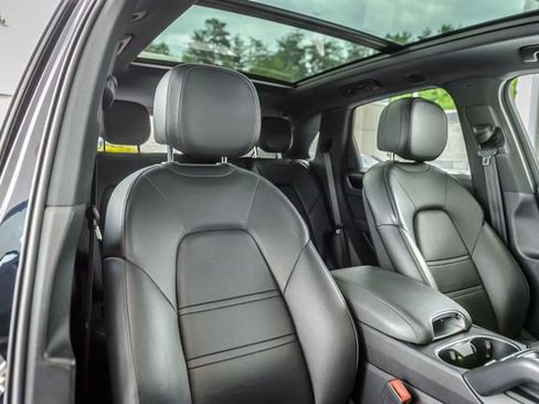 Used 2019 Porsche Cayenne image 37