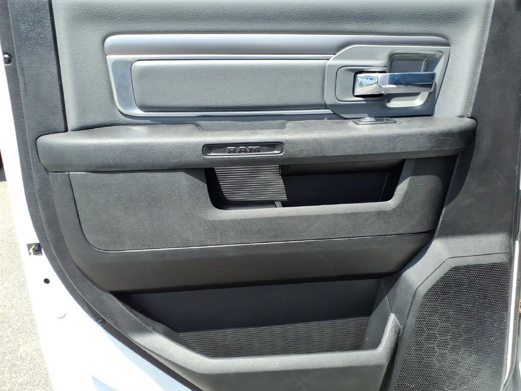 Used 2022 RAM 1500 Classic SLT AWD/4WD image 21
