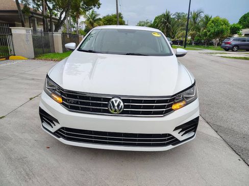 Used 2017 Volkswagen Passat 1.8T R-Line image 6