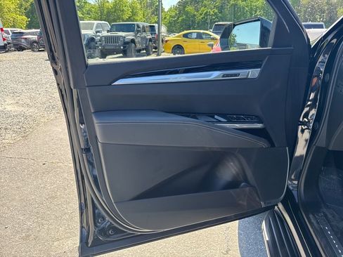 Used 2025 Cadillac Escalade Sport w/ LPO, ONYX Package image 27