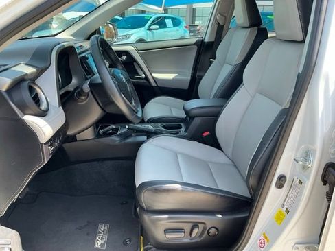 Used 2017 Toyota RAV4 Platinum FWD image 12