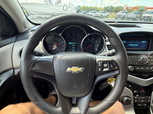 Used 2014 Chevrolet Cruze LS FWD image 21