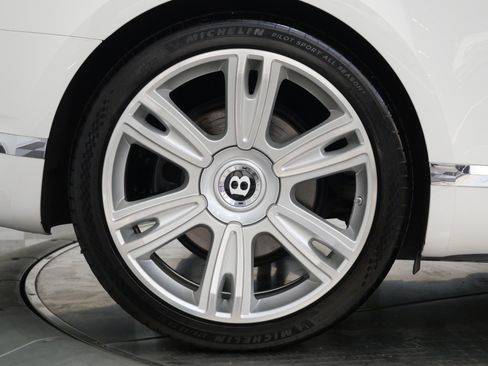 Used 2018 Bentley Continental GT AWD/4WD image 32