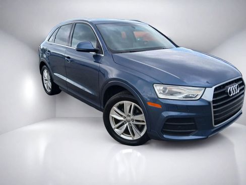 Used 2017 Audi Q3 2.0T Premium Plus w/ Premium Plus Package FWD image 2