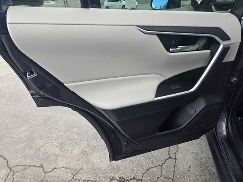 Used 2025 Toyota RAV4 XLE Premium image 19