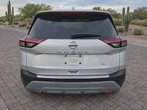 Used 2021 Nissan Rogue SV image 9