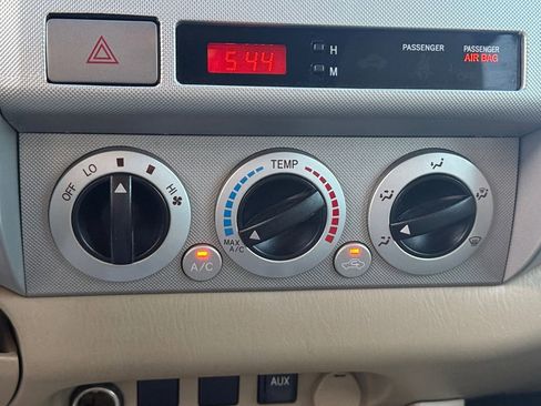 Used 2011 Toyota Tacoma 4x4 Double Cab w/ SR5 Pkg #2 image 24