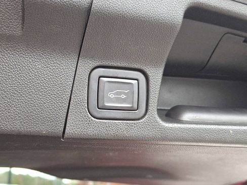 Certified 2023 GMC Acadia SLE w/ Driver Convenience Package image 34