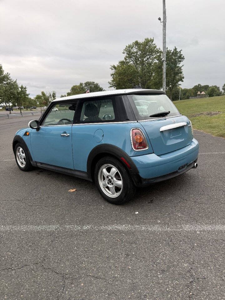 Used 2009 MINI Cooper Hardtop w/ Premium Pkg FWD image 5