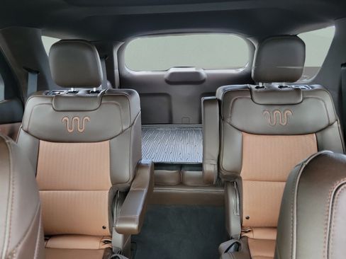 Used 2023 Ford Explorer King Ranch w/ Premium Technology Package AWD/4WD image 9