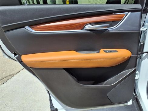 Used 2024 Cadillac XT5 Premium Luxury FWD image 17