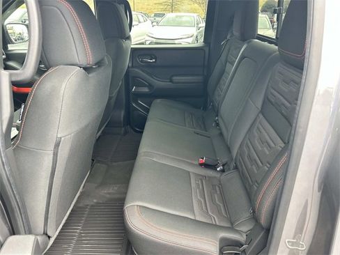 Used 2025 Nissan Frontier PRO-4X image 18