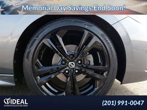 Used 2020 Nissan Sentra SR w/ Trunk Package FWD image 12