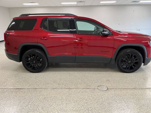 Used 2023 GMC Acadia SLE w/ Driver Convenience Package image 4