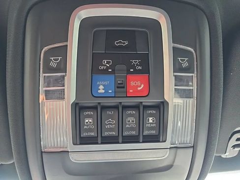 Used 2019 RAM 1500 Laramie AWD/4WD image 33