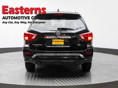 Used 2019 Nissan Pathfinder SV image 6