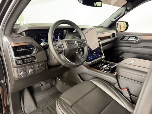 Used 2026 GMC Yukon XL Denali w/ Sun & Power Step Package AWD/4WD image 11